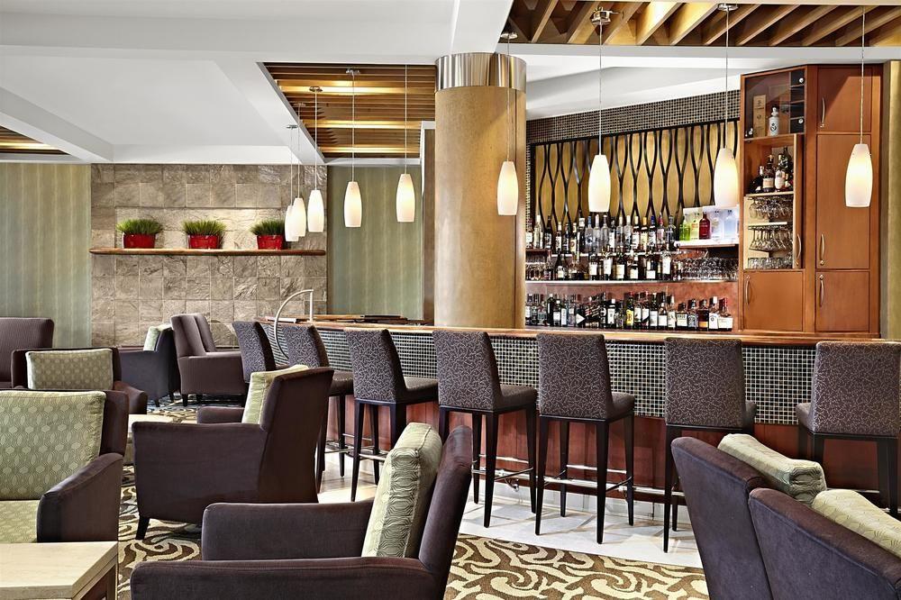 Sheraton Cavalier Calgary Hotel Exterior photo