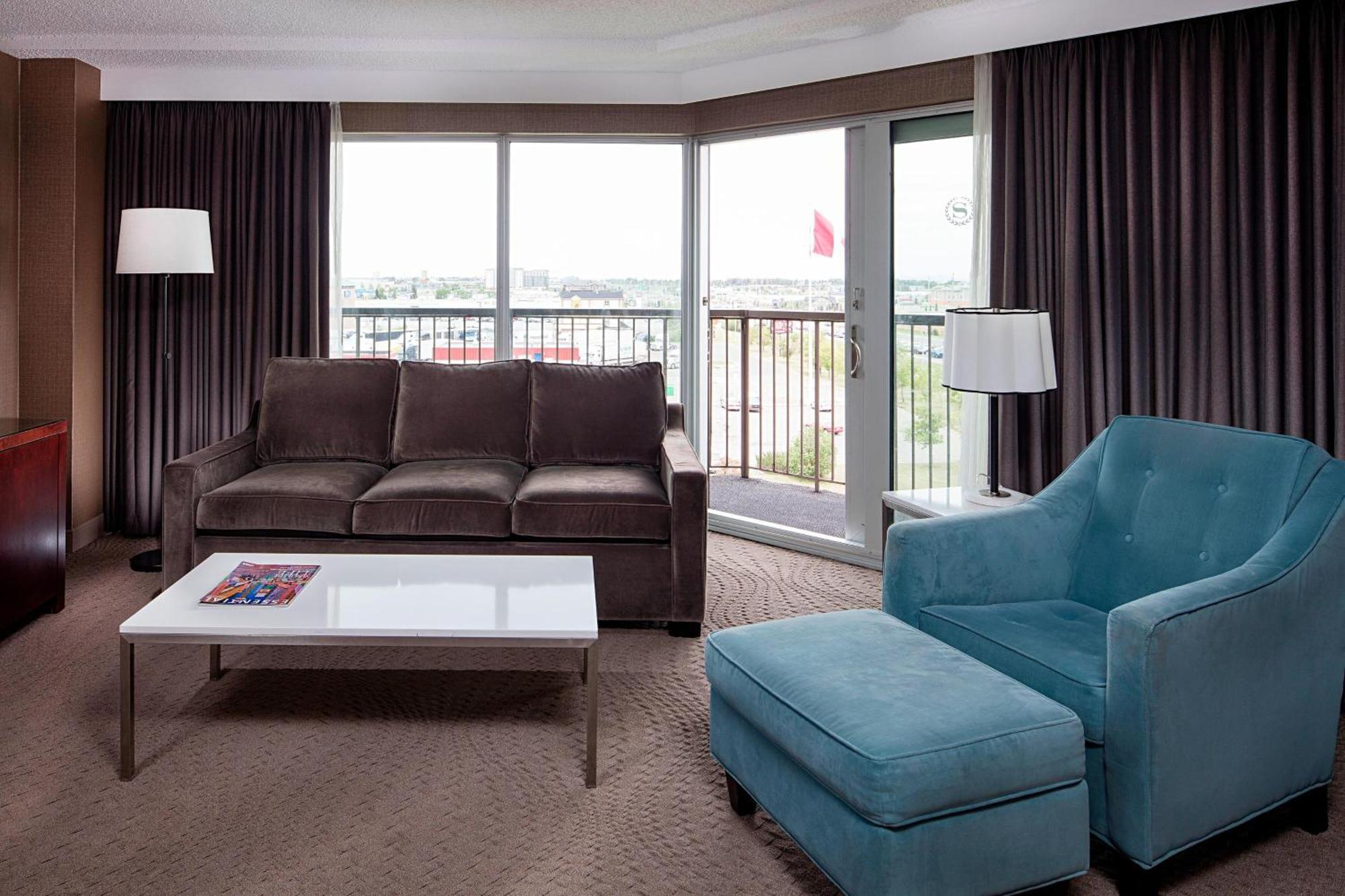 Sheraton Cavalier Calgary Hotel Exterior photo
